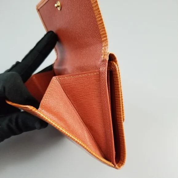 LOUIS VUITTON Classic Elise Men's Epi Bifold Wallet - Picture 16 of 16